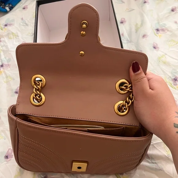 GG Marmont Matelassé Shoulder Bag - Picture 3 of 9